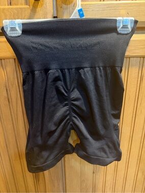 Prozis Women's Black Athletic Shorts (butt lifting shaping compression shorts )